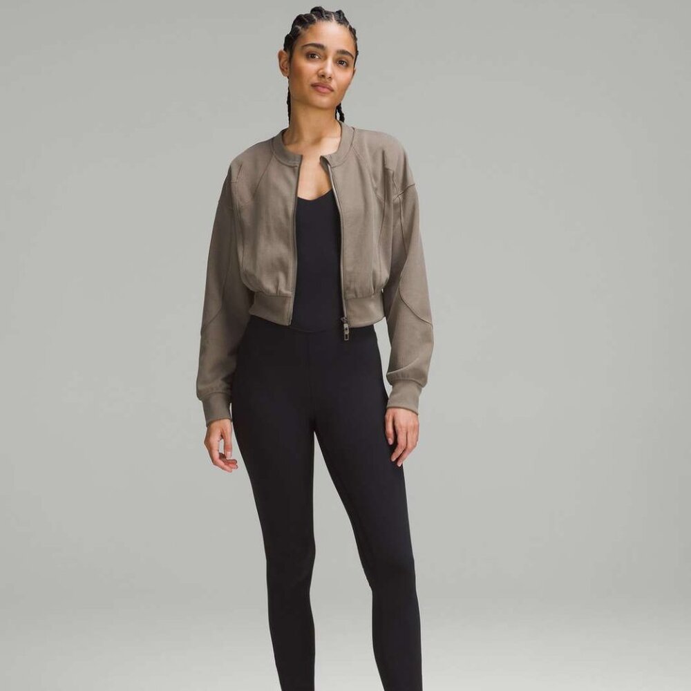 Lululemon Ribbed Softstreme Cropped Jacket Nomad Size 6